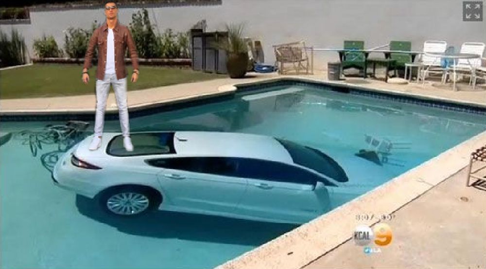 ronaldo-coche-en-piscina